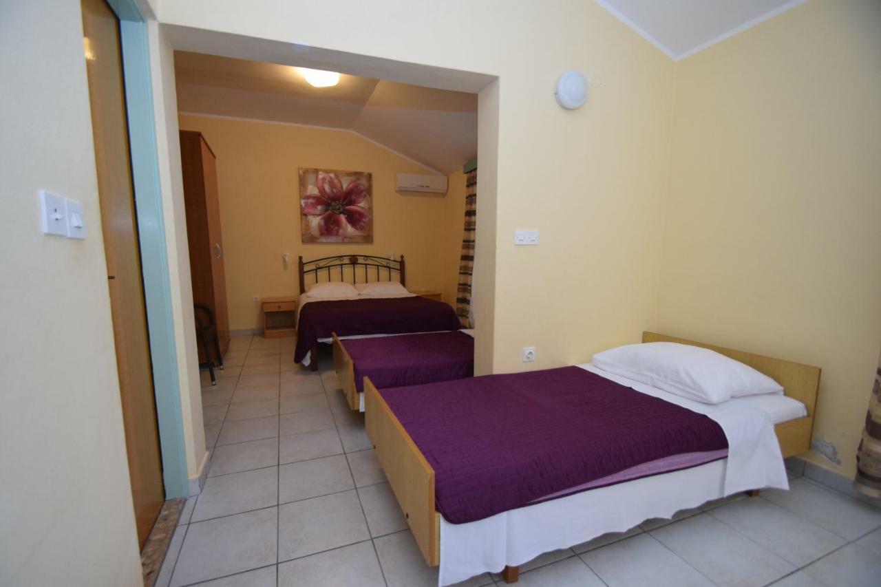 Apartments Nina Starigrad Paklenica Exteriér fotografie