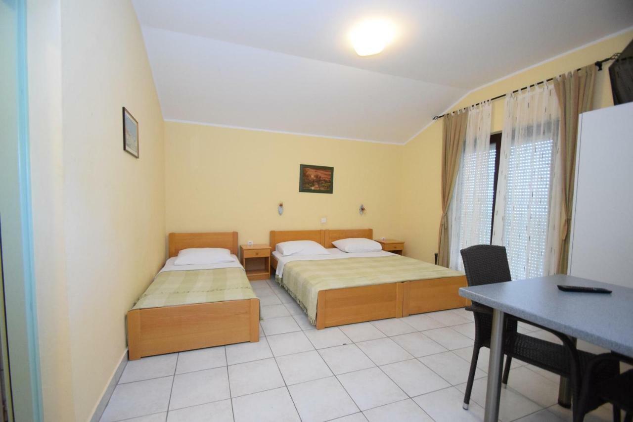 Apartments Nina Starigrad Paklenica Exteriér fotografie