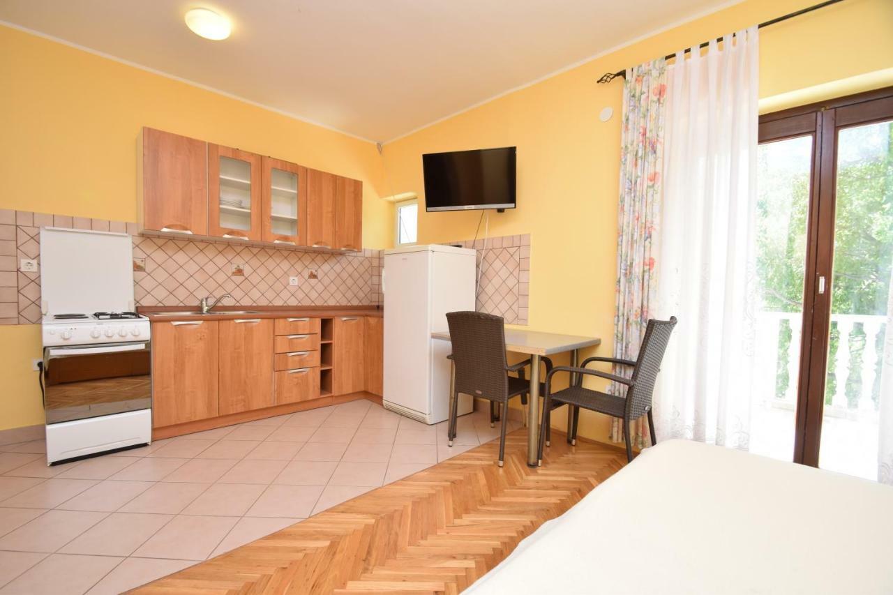 Apartments Nina Starigrad Paklenica Exteriér fotografie