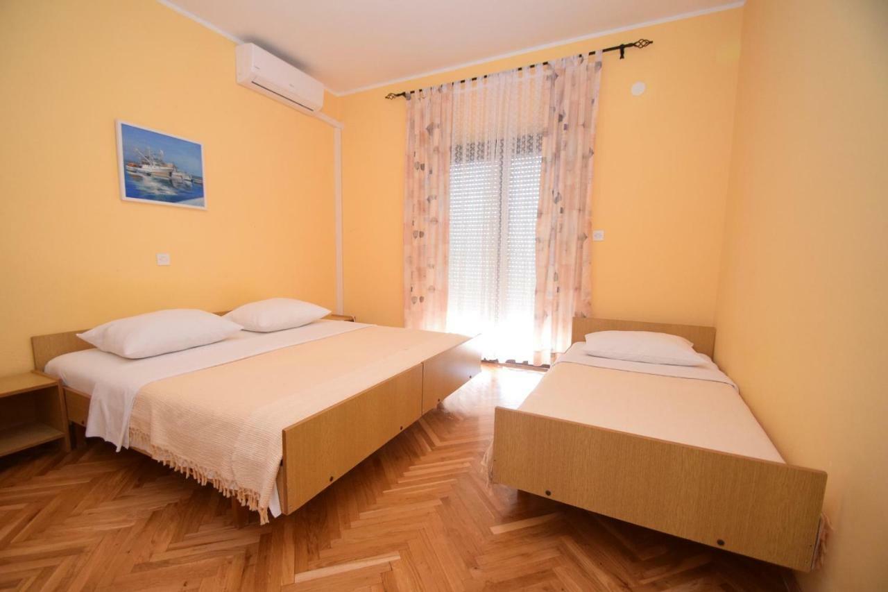 Apartments Nina Starigrad Paklenica Exteriér fotografie