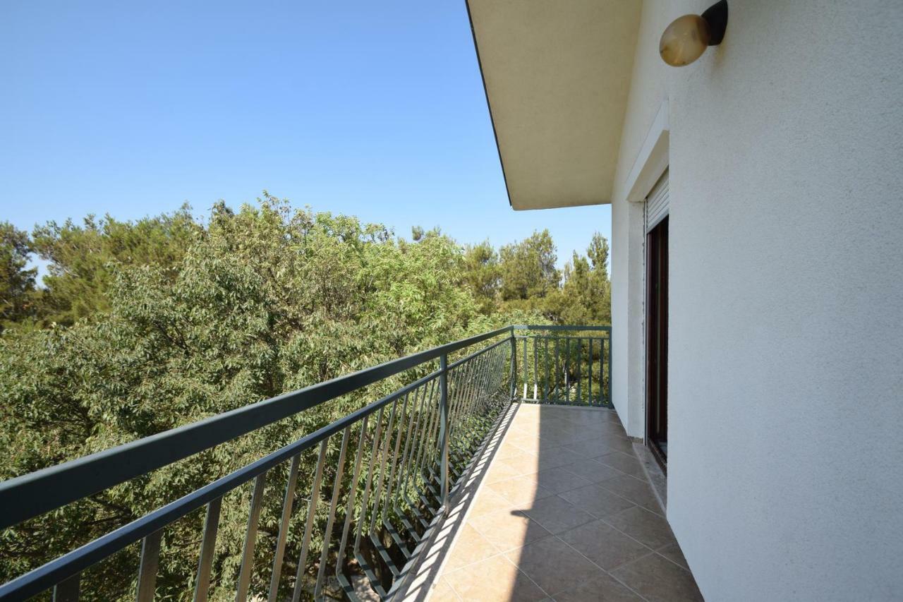 Apartments Nina Starigrad Paklenica Exteriér fotografie