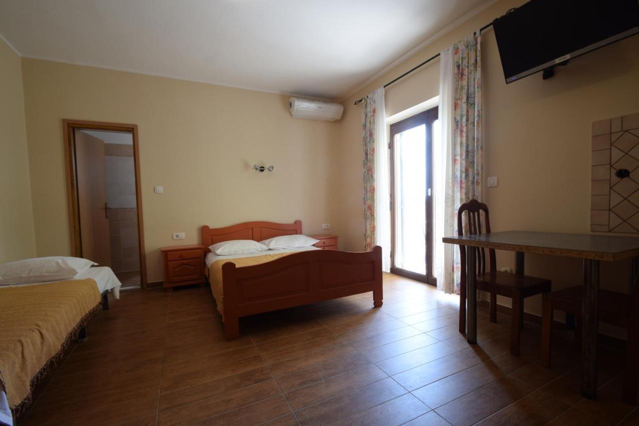 Apartments Nina Starigrad Paklenica Exteriér fotografie